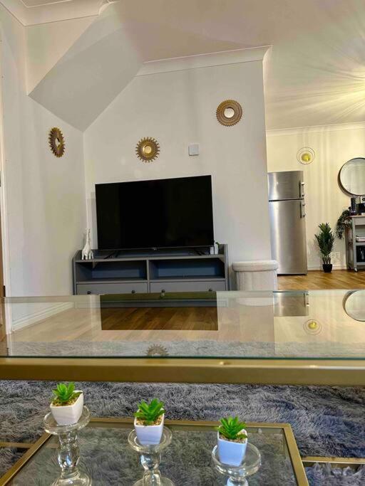Teta'S House! Villa Oxford Ngoại thất bức ảnh